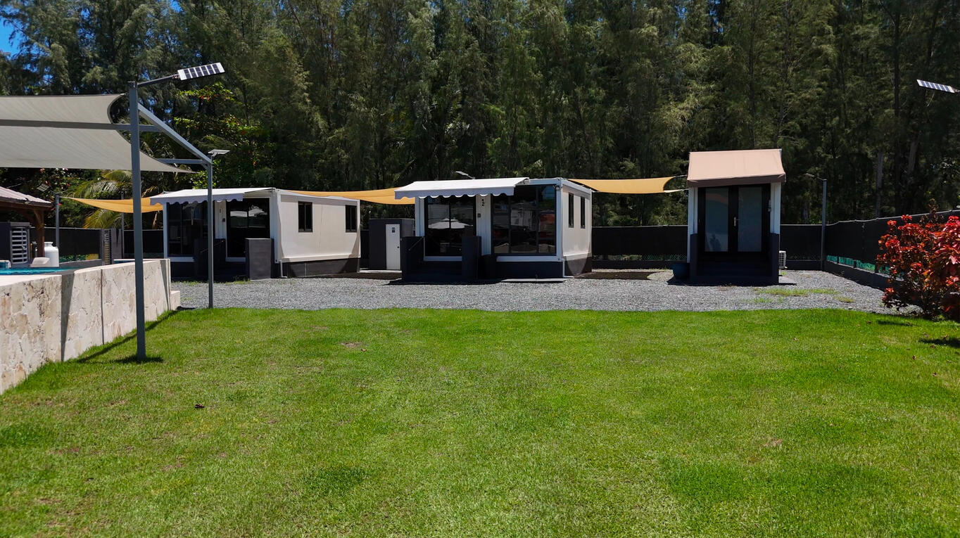 2 unidades de contenedor y almacenamiento / 2 container units & storage 2 unidades de contenedor y almacenamiento / 2 container units & storage