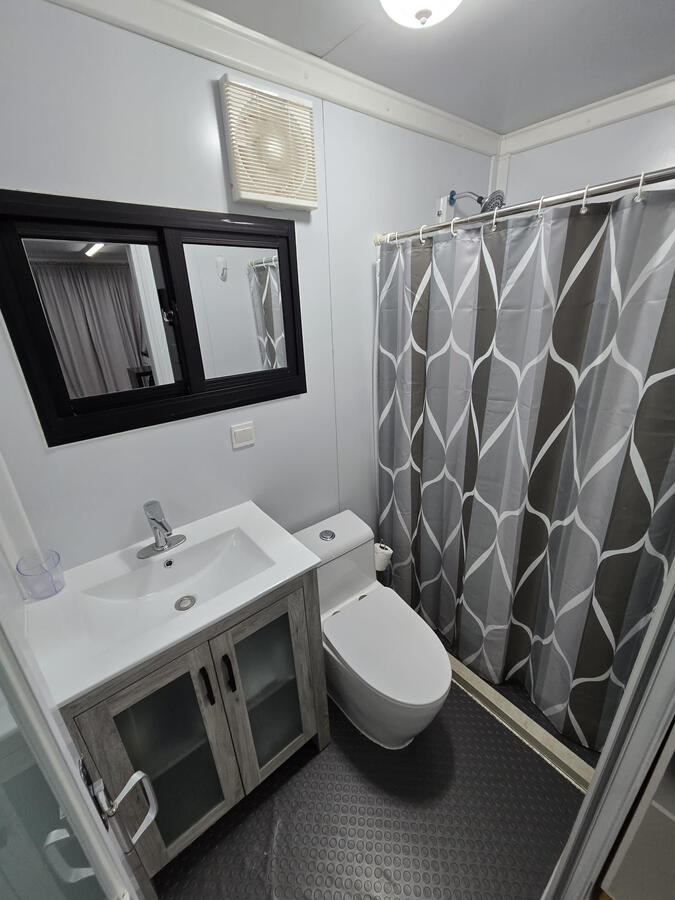 Área de baño / Bathroom area Área de baño / Bathroom area